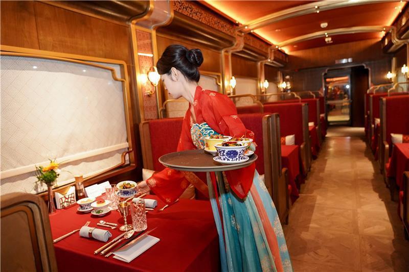 Customized Han Palace Banquet for Silk Road Dream Enjoyment Train