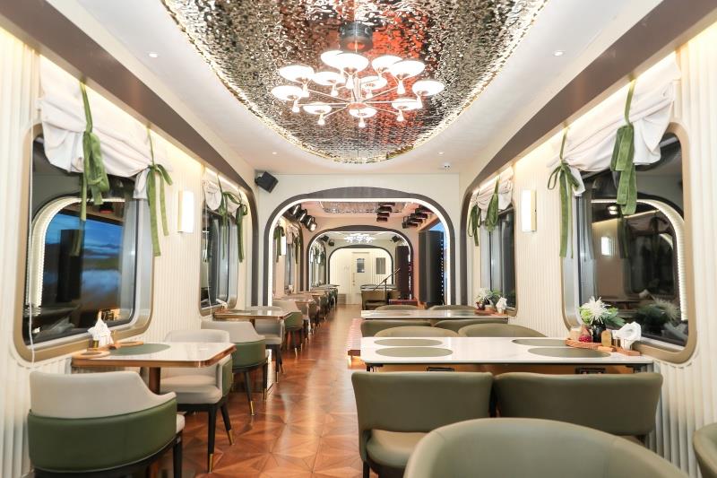 Lindu Restaurant Bus
